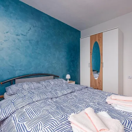 Lovely In With Outdoor Swimming Pool *
