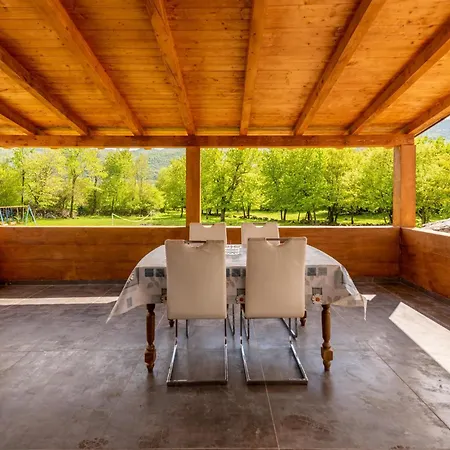 Lovely In With Outdoor Swimming Pool Casa de Férias *