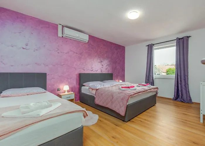 Prázdninový dům In With Wifi Gračac