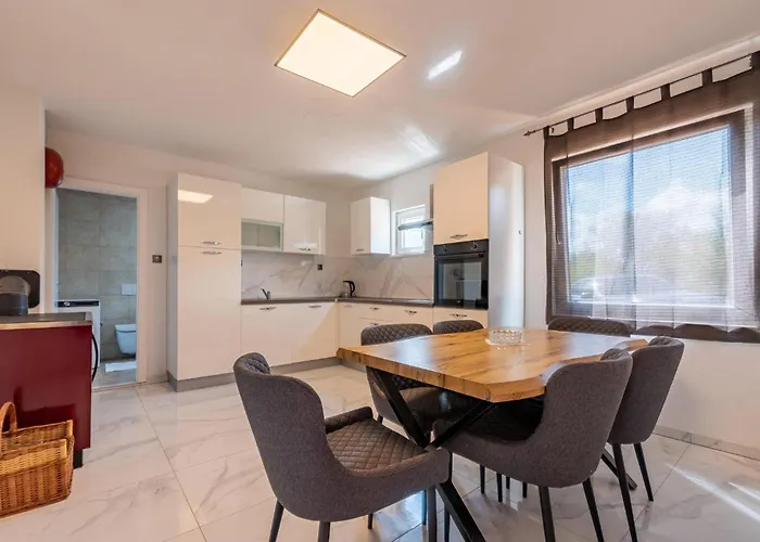 In With Wifi Gračac