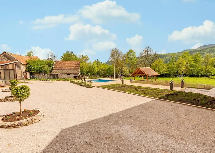 Prázdninový dům In With Wifi Gračac